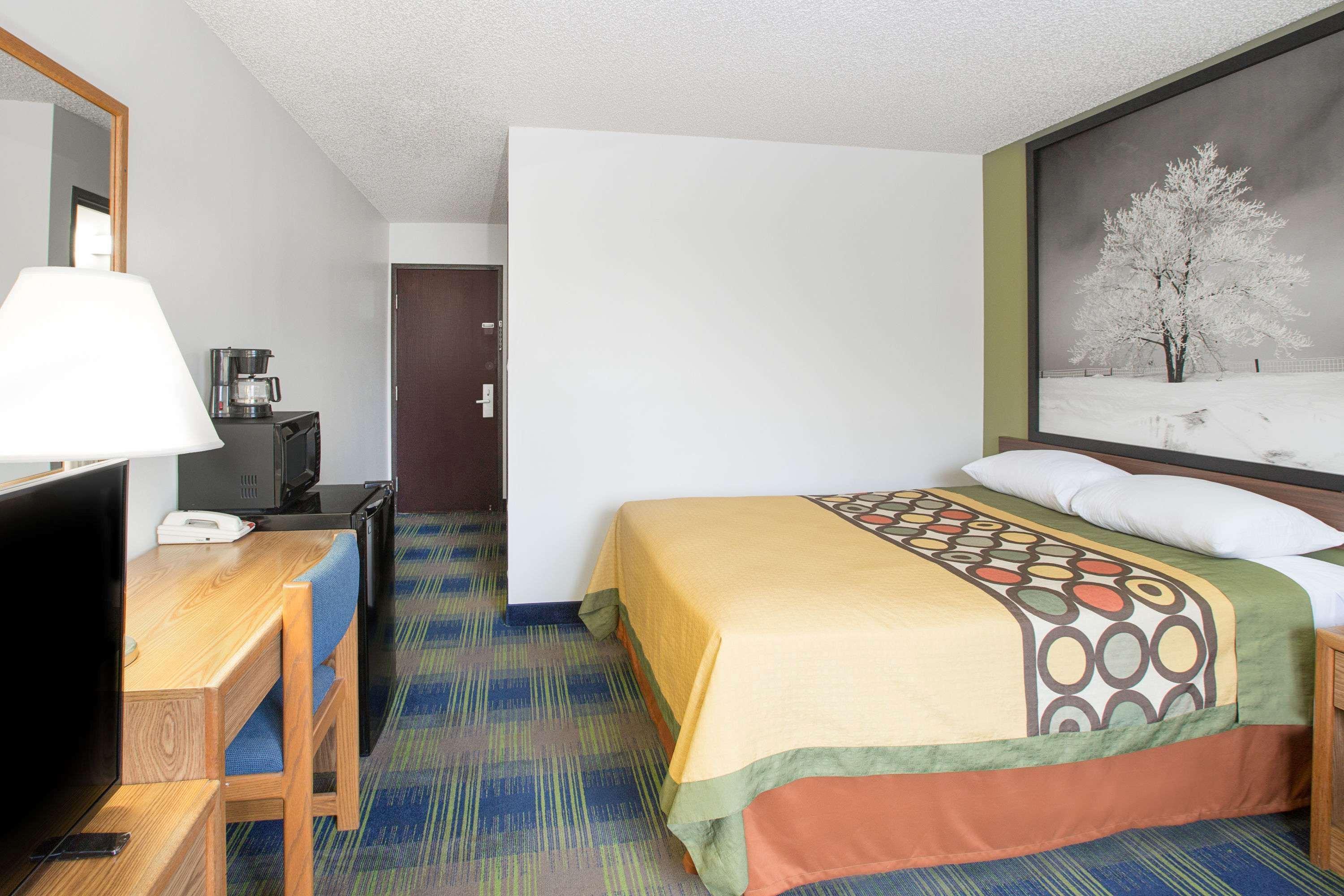 Super 8 By Wyndham Columbus Motel Exterior foto