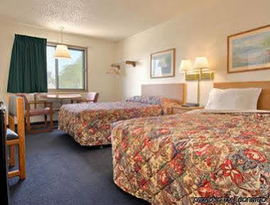 Super 8 By Wyndham Columbus Motel Exterior foto